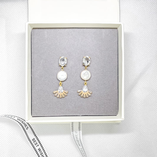 Boucle d'oreille en or et perles Ella