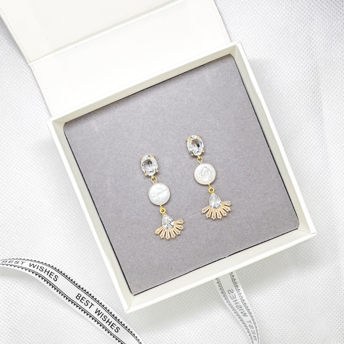 Boucle d'oreille en or et perles Ella