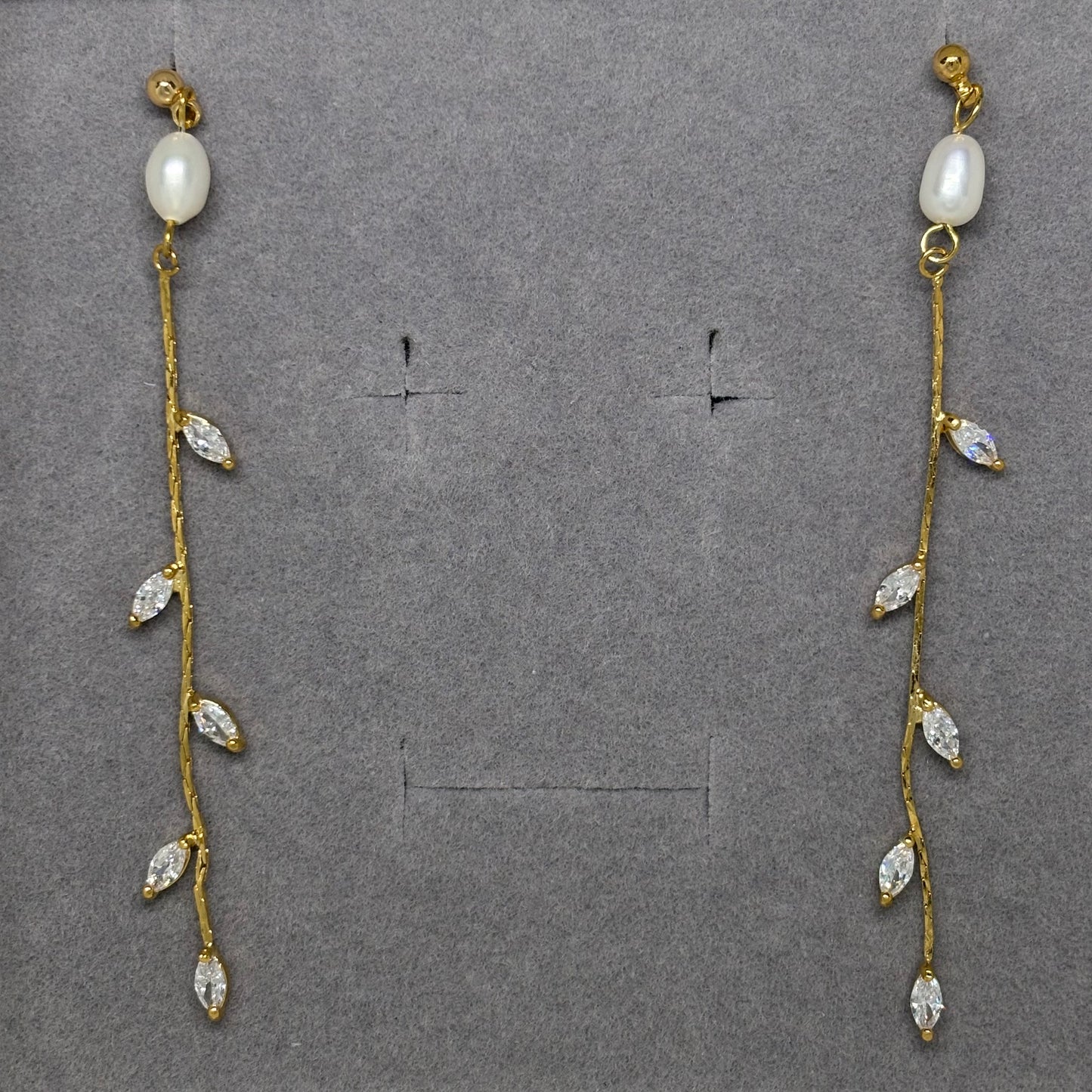 Riley Drop Pearl Earring - Lizabetha Parker