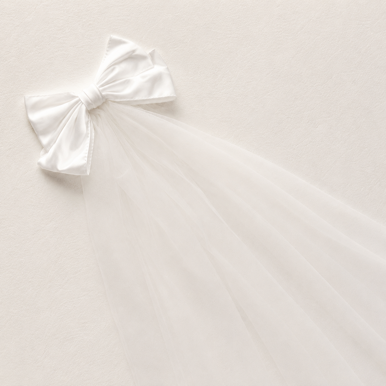 WHITE BOW VEIL