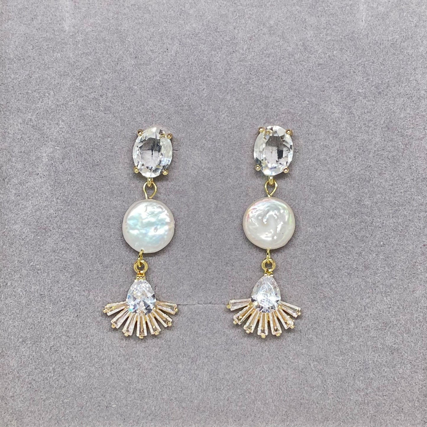 Boucle d'oreille en or et perles Ella