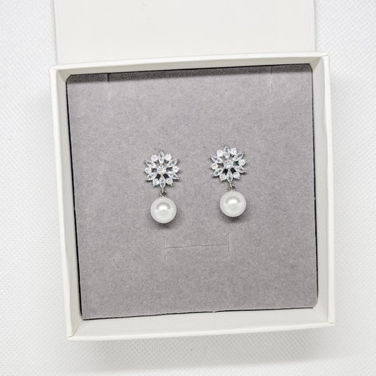 Boucles d'oreilles pendantes en perles CZ Eloise