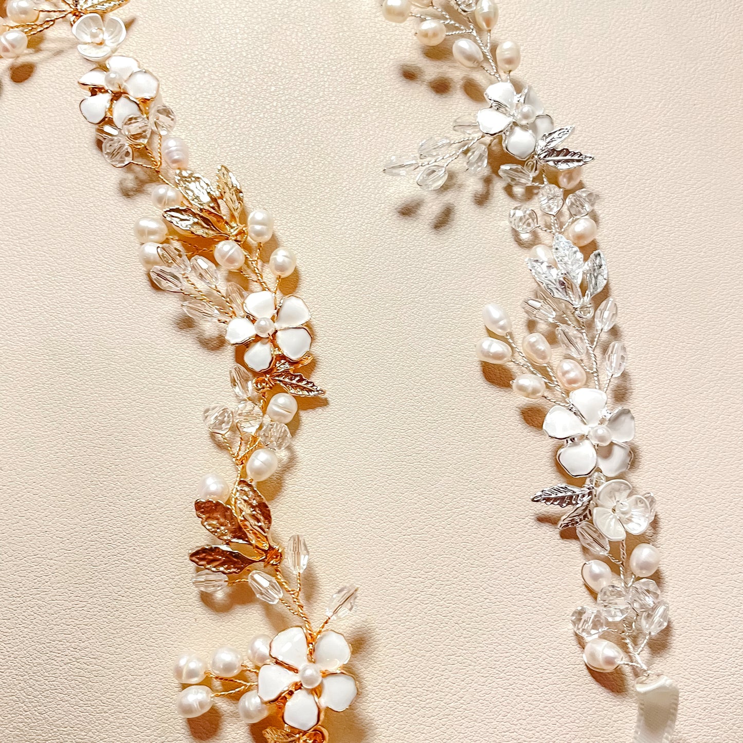 Vigne à cheveux bohème avec fleurs et strass Zara