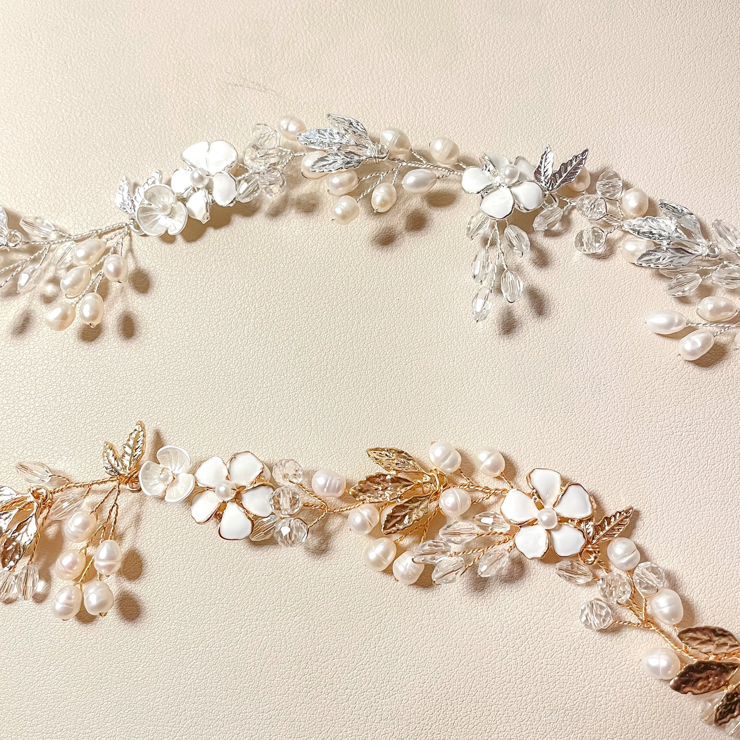 Vigne à cheveux bohème avec fleurs et strass Zara