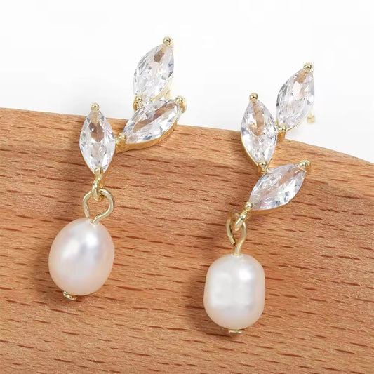 Boucles d'oreilles pendantes Lily Marquise en perles de zircone cubique