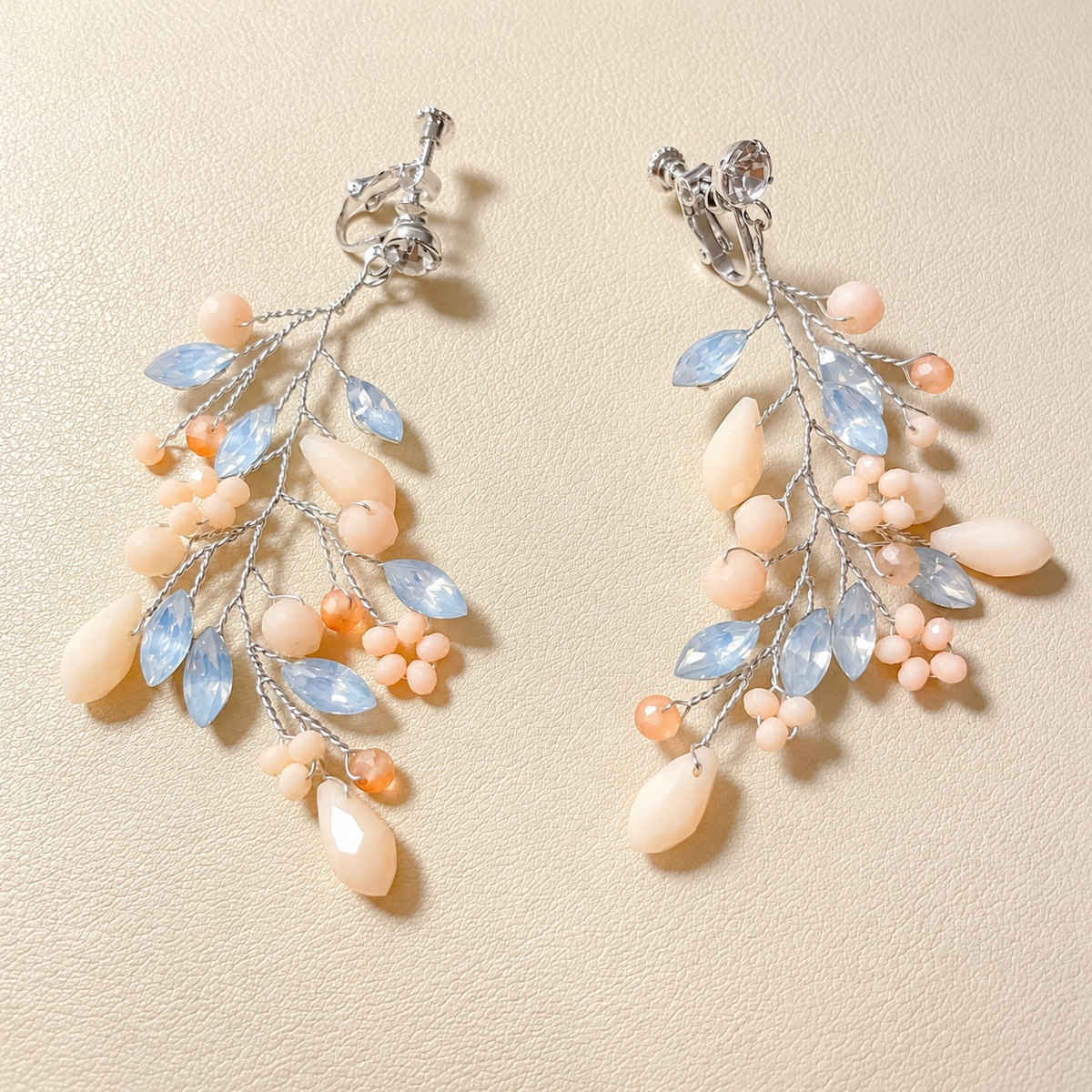 Boucles d'oreilles bohèmes en forme de vigne et de pêche Daniela Opal