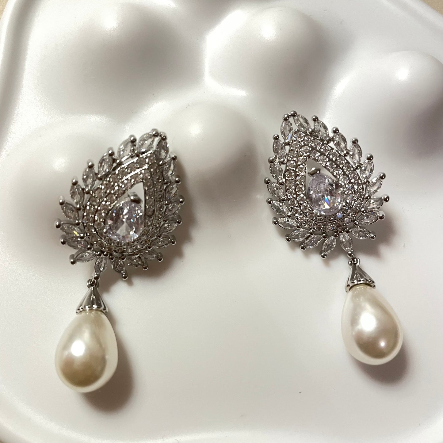 Eleanor Vintage Bridal Drop Earring