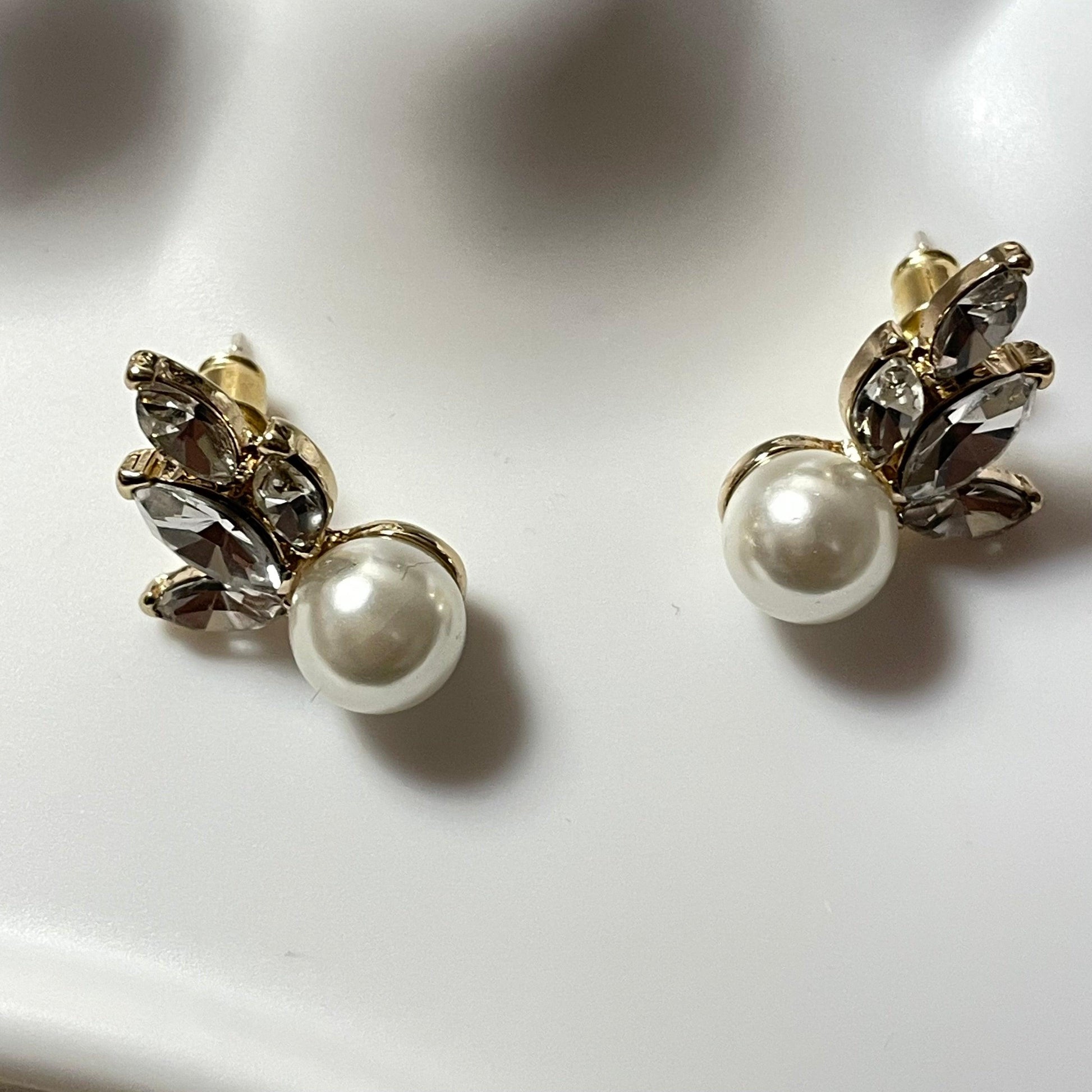 Sara Leaf Pearl Stud Earrings - Lizabetha Parker