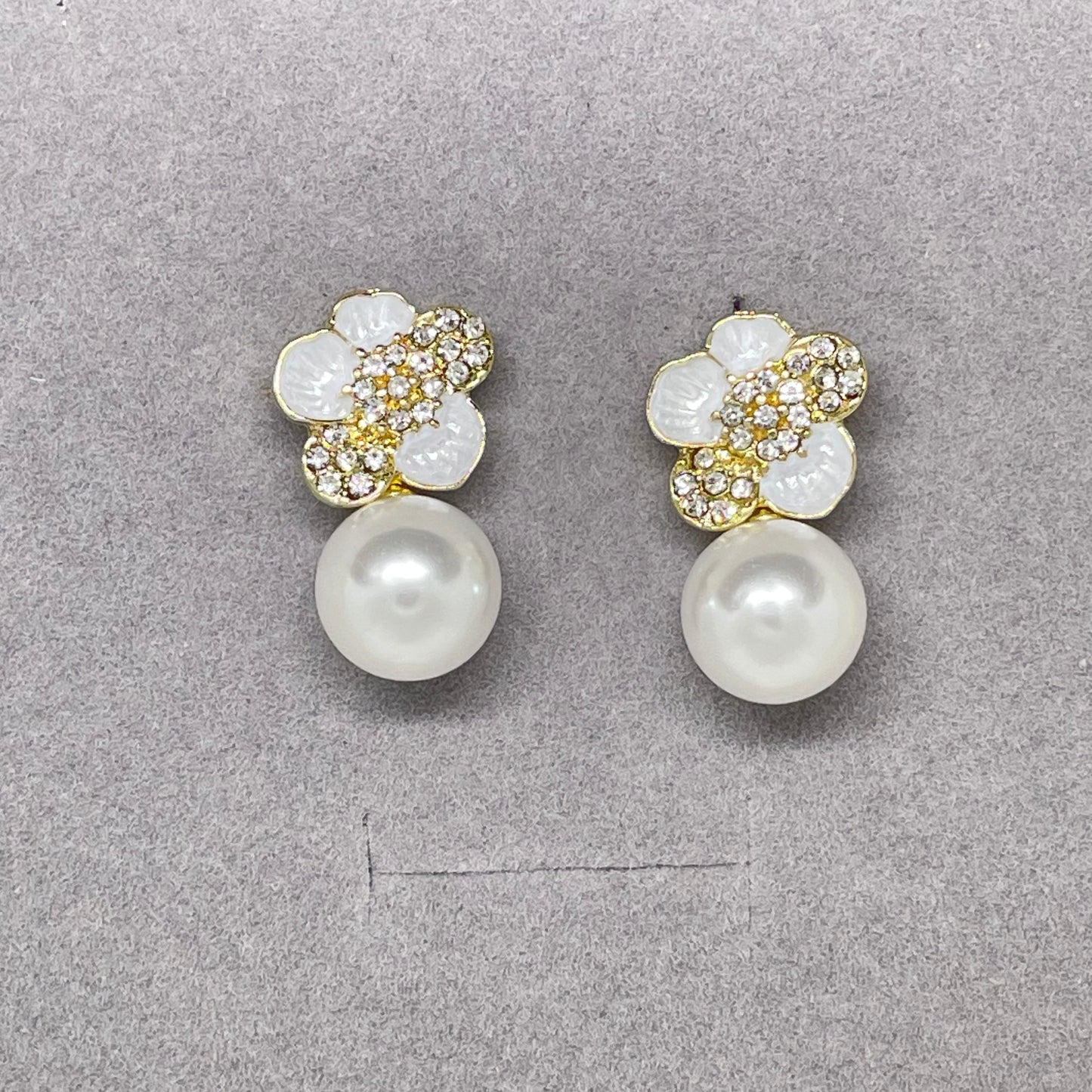 Dainty Gold Pearl Stud Earrings
