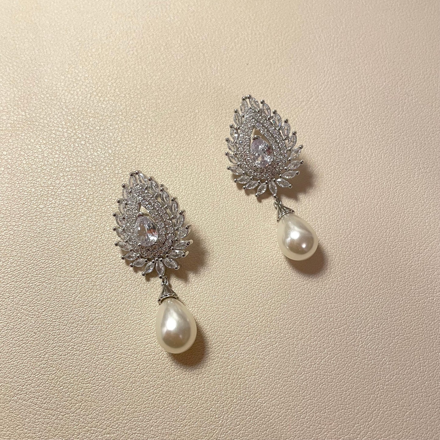 Eleanor Vintage Bridal Drop Earring