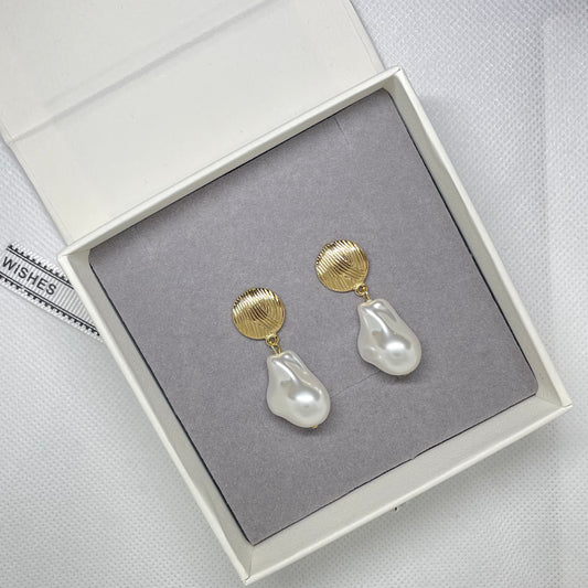 Nora Pearl Earring