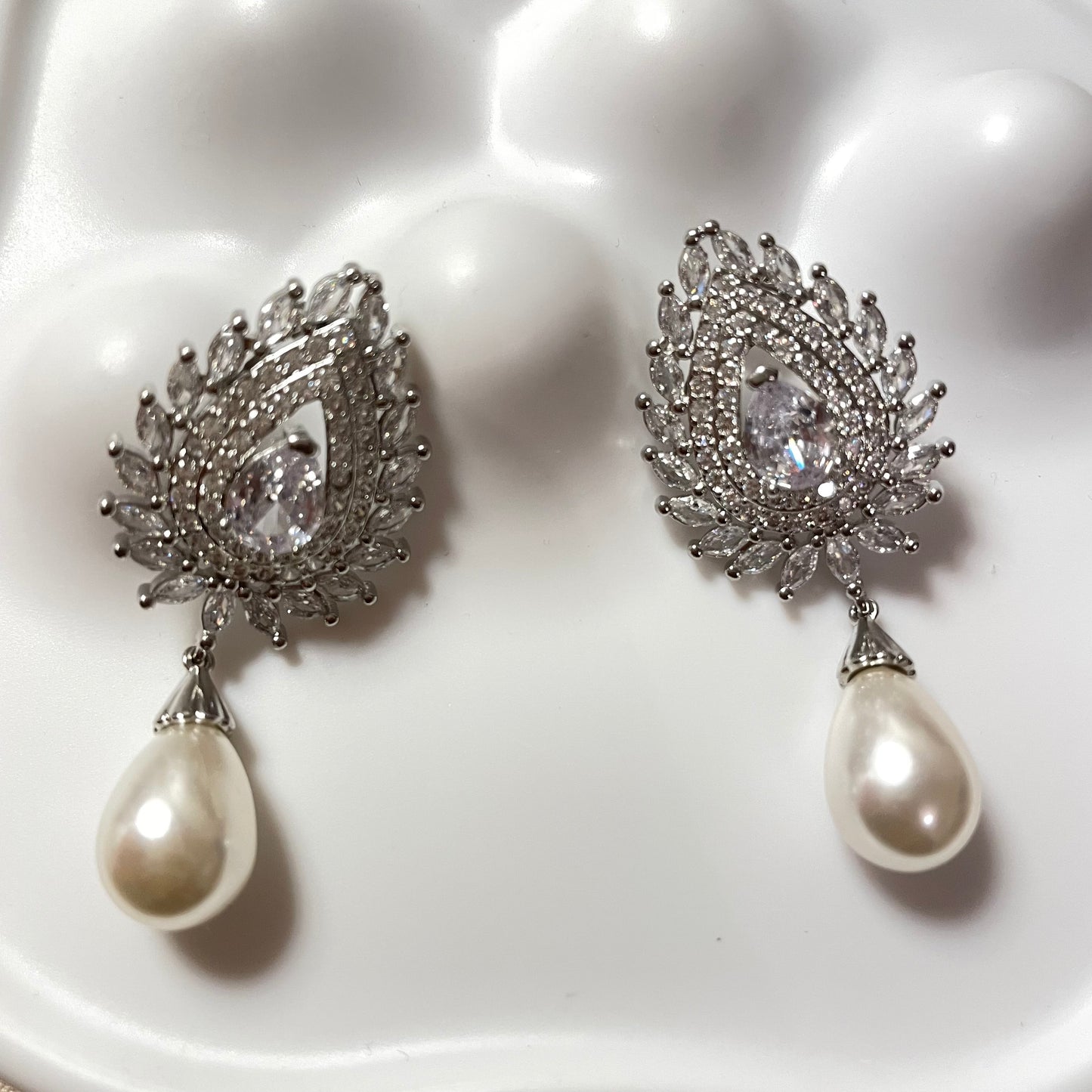 Eleanor Vintage Bridal Drop Earring