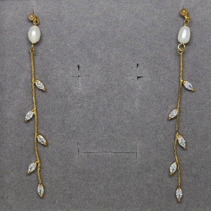 Riley Drop Pearl Earring - Lizabetha Parker