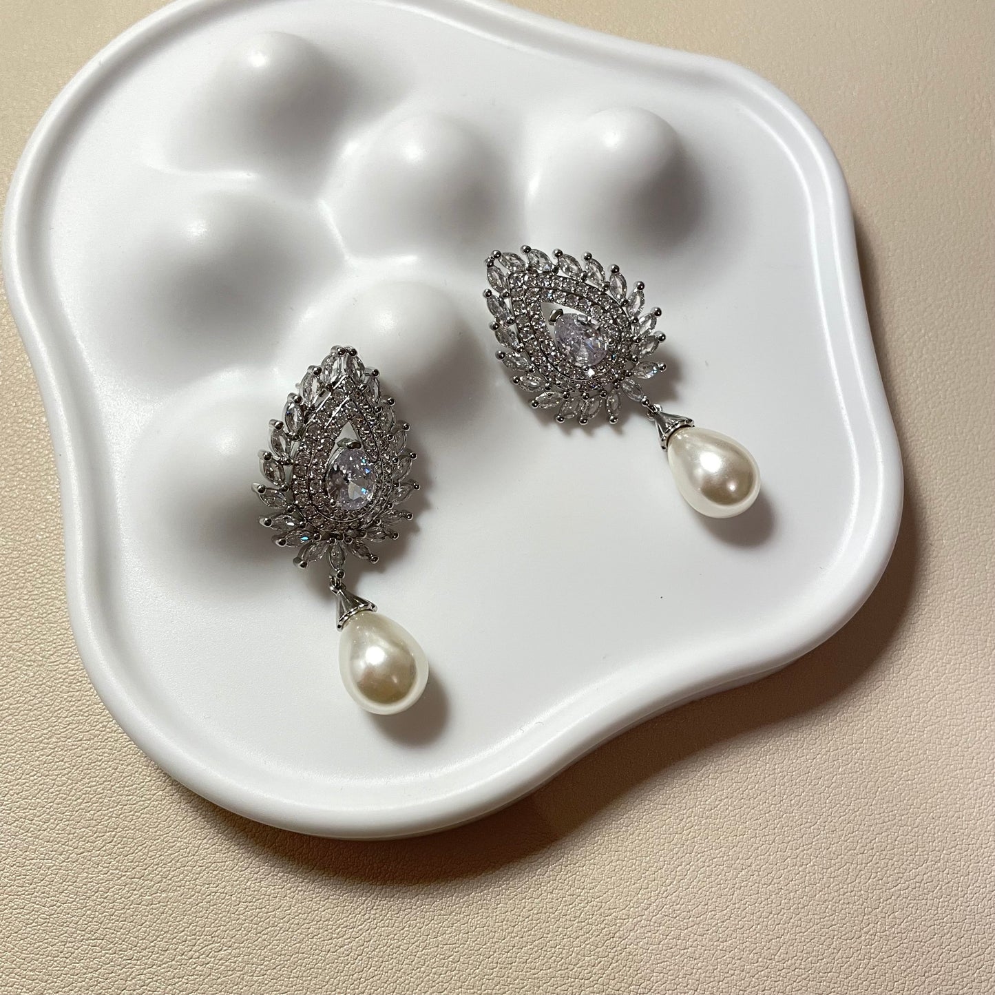 Eleanor Vintage Bridal Drop Earring