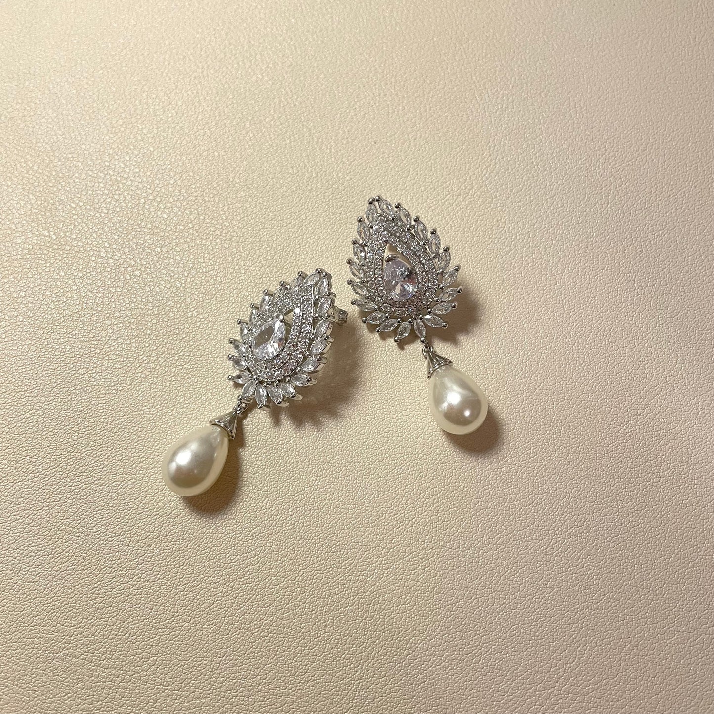 Eleanor Vintage Bridal Drop Earring