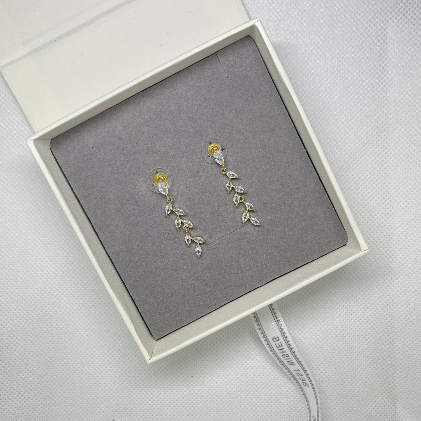Boucles d'oreilles pendantes Aria en argent et oxyde de zirconium