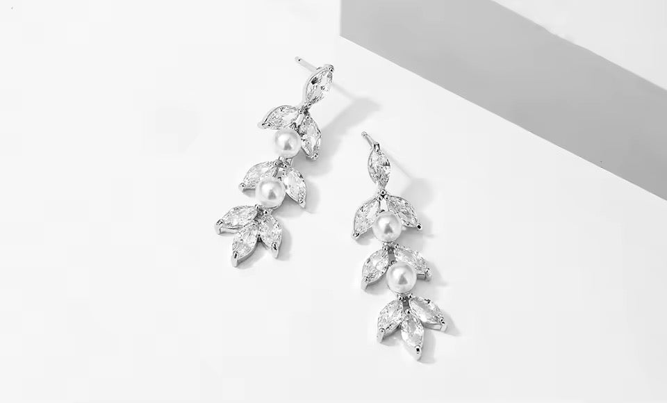 Tia Pearl Stud Earrings - Lizabetha Parker