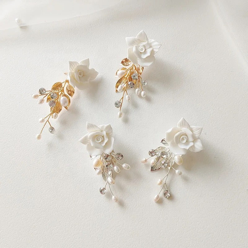 Mia White Flower and Leaf Earring