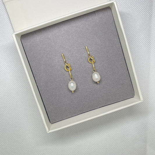 Sadie Pearl Earring