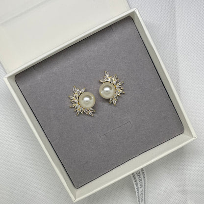 Boucles d'oreilles à tige en perles et zircones cubiques Fiona