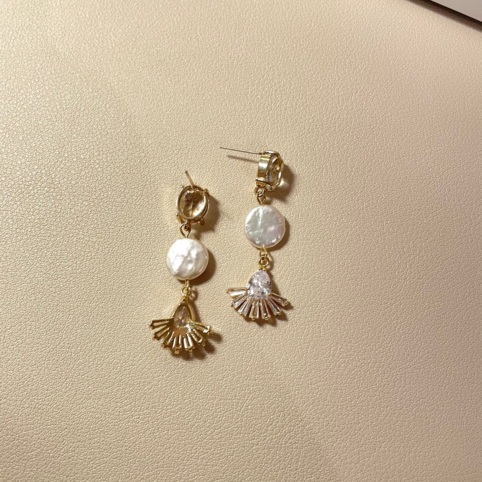 Ella Gold Pearl Earring - Lizabetha Parker