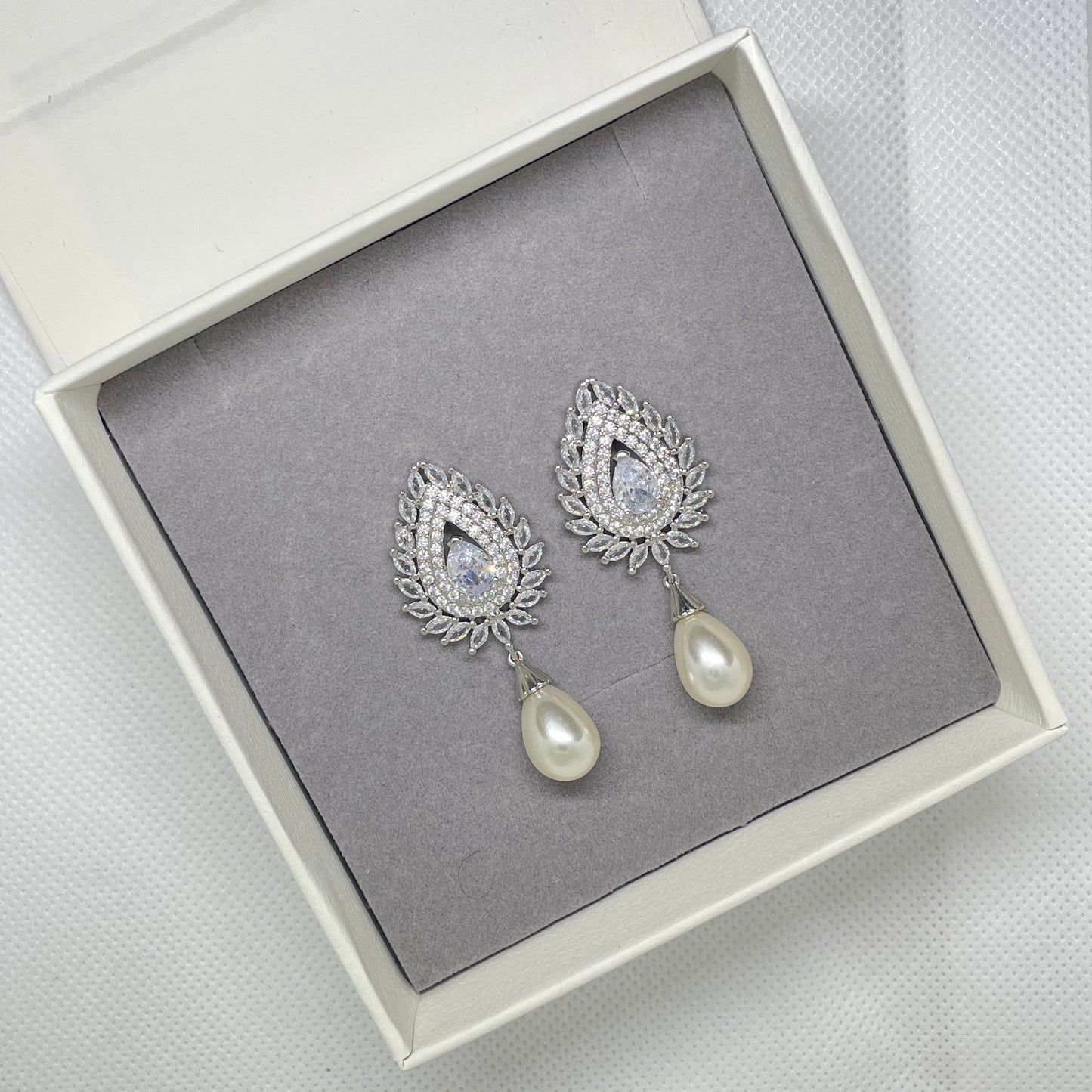 Eleanor Vintage Bridal Drop Earring