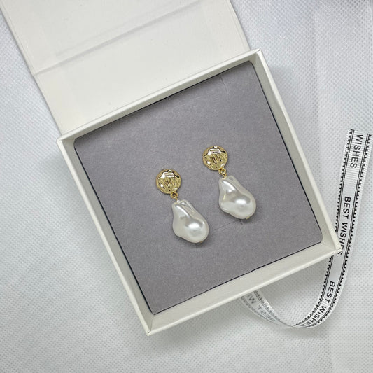 Harper Pearl Earring