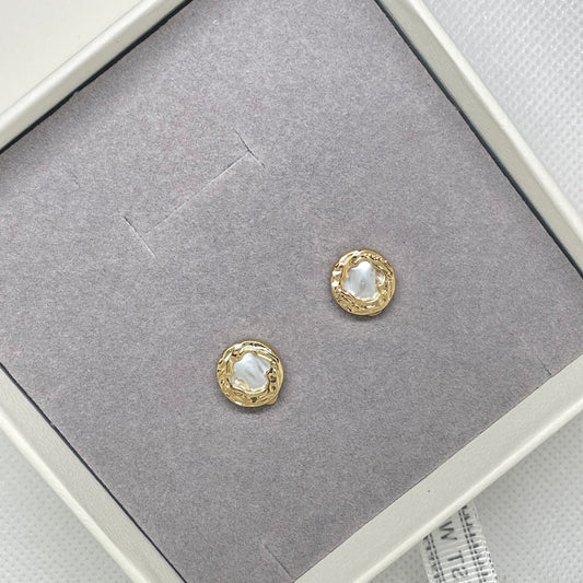 Anne Vintage Irregular Pearl Earrings