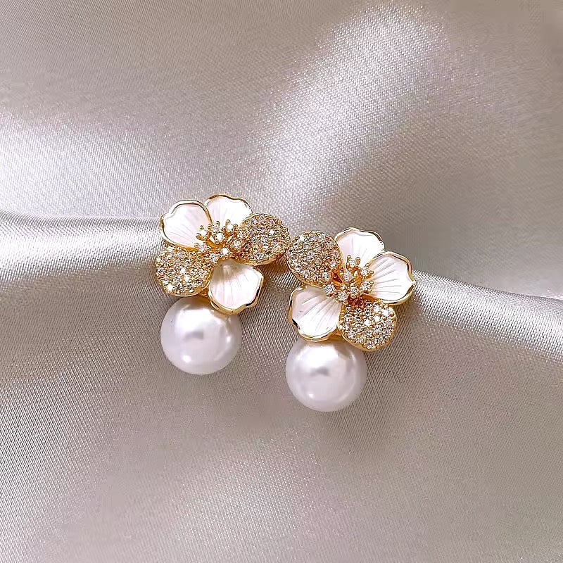 Dainty Gold Pearl Stud Earrings