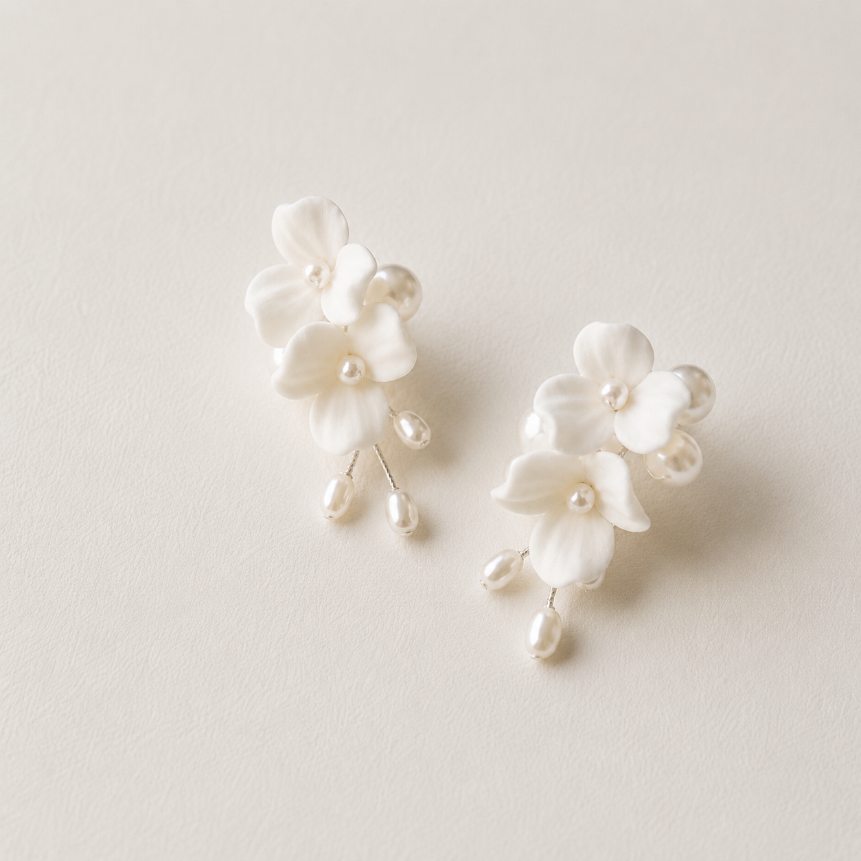 ALEXA EARRING