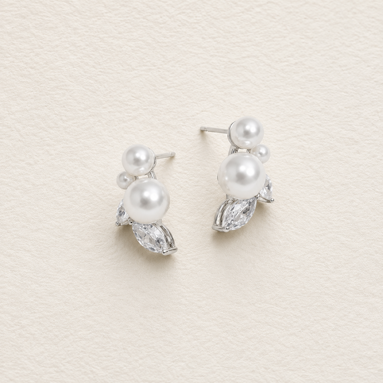 Boucles d'oreilles à clous en perles Emily