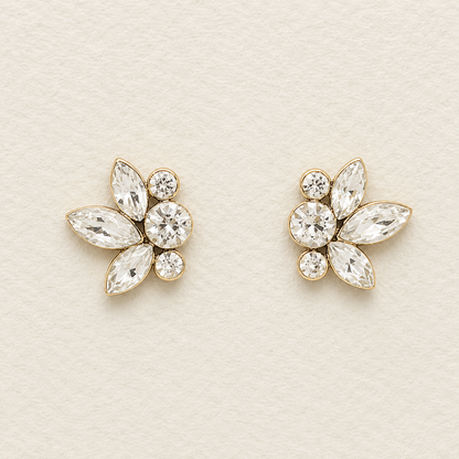 Boucles d'oreilles à tige en argent antique et zircones cubiques Scarlett