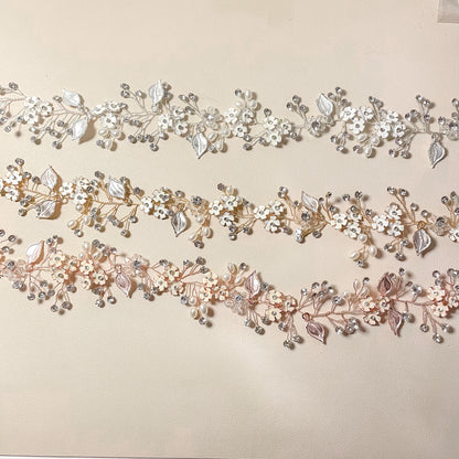 Fleur Debby et vigne à cheveux en strass
