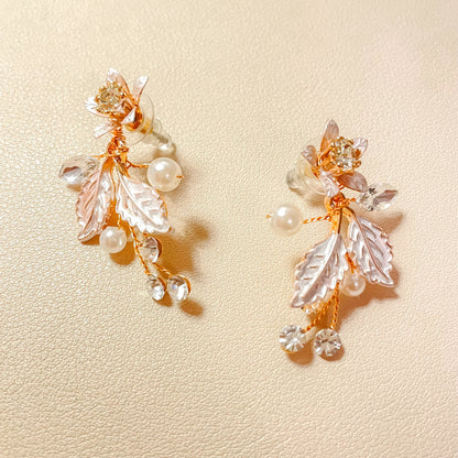 Boucles d'oreilles en vigne de fleurs de mariée Davina