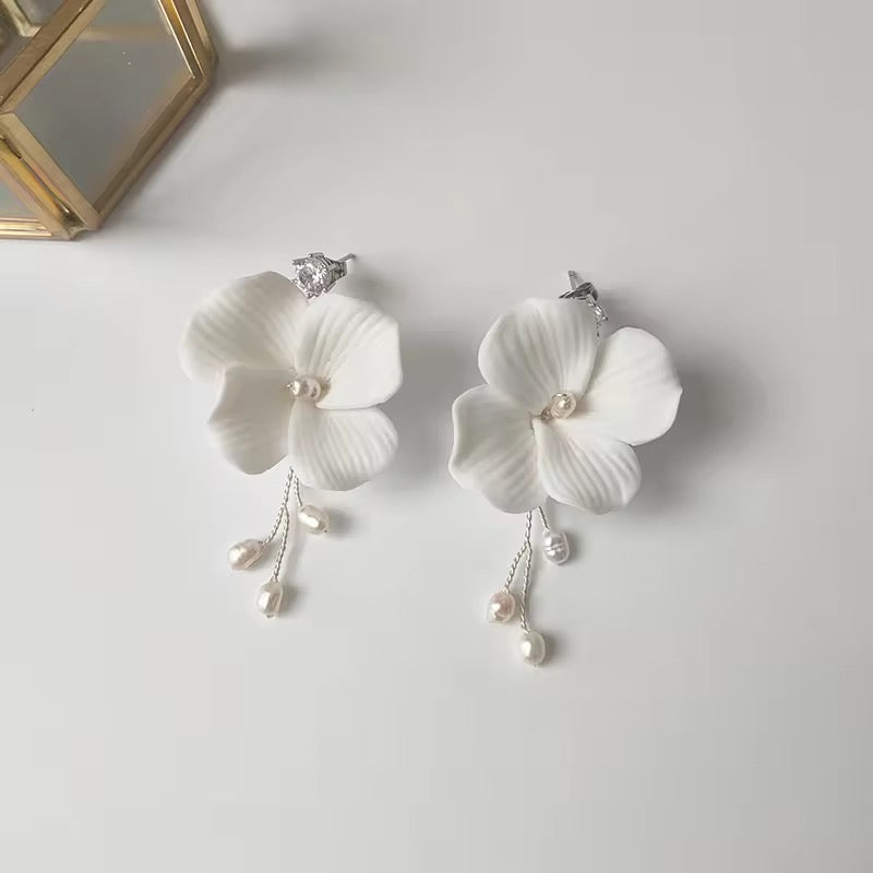 ARYA EARRING