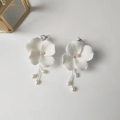 ARYA EARRING