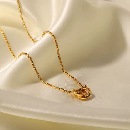 Amelie Love Knot Necklace