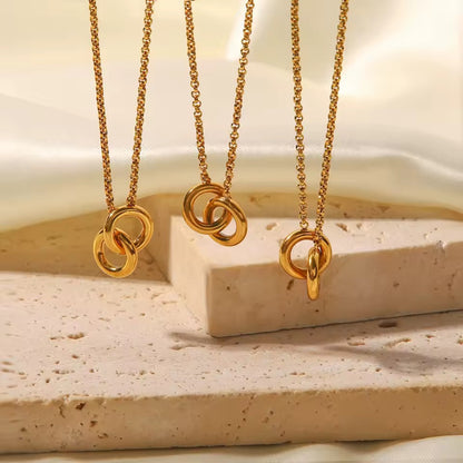 Amelie Love Knot Necklace