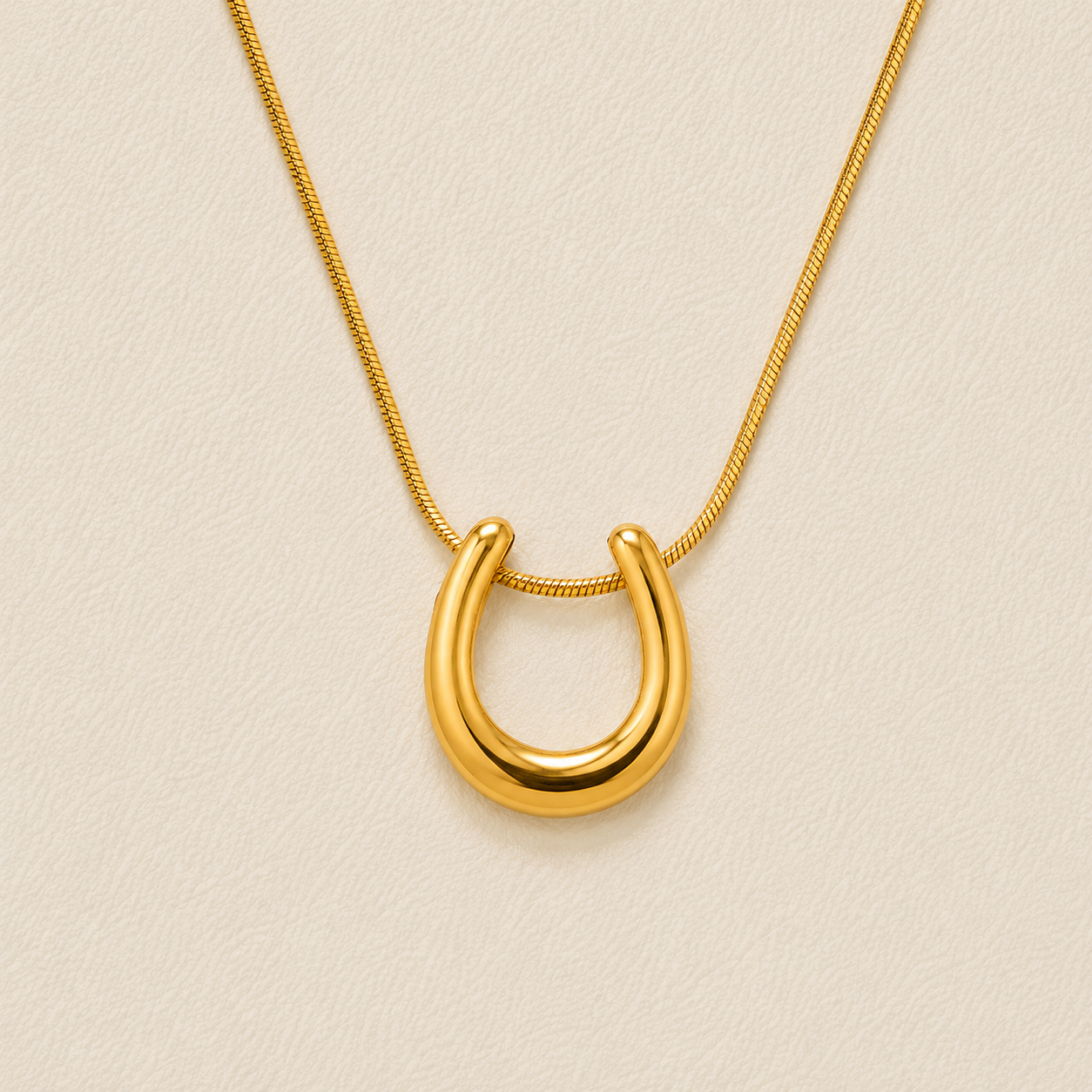 Aurelie Horseshoe Necklace