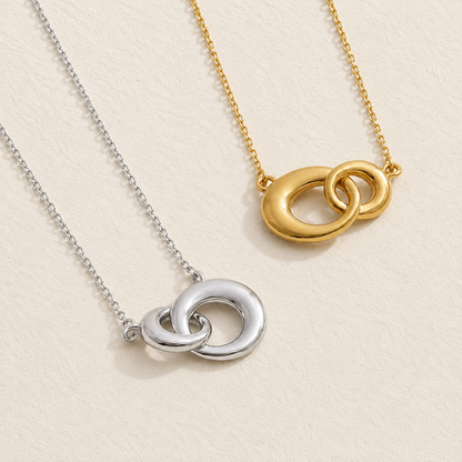 Leonie Interlock Necklace