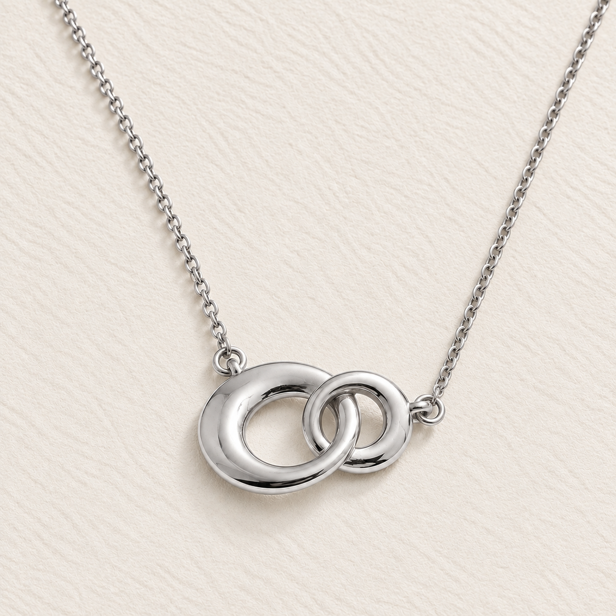 Leonie Interlock Necklace