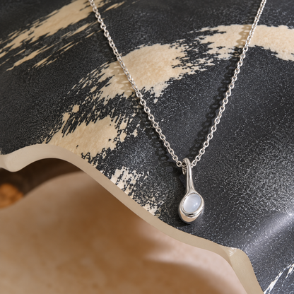 Noémie Shell Drop Necklace