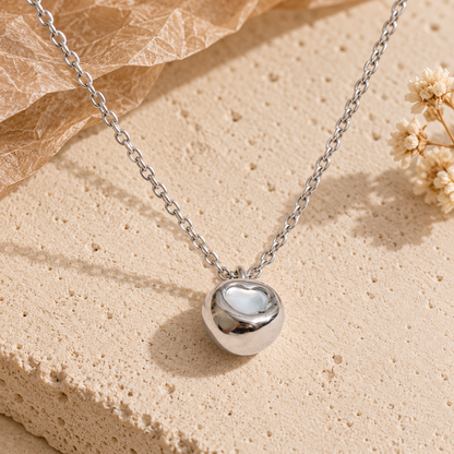 Solenne Shell Pendant Necklace